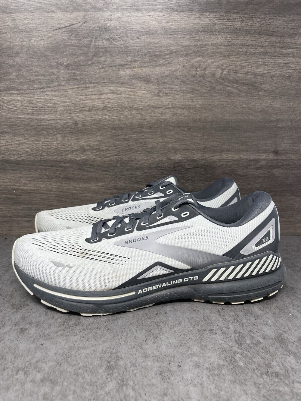 Brooks Adrenaline GTS 23 Mens Size 13 D Gray Black Running Stability Shoes